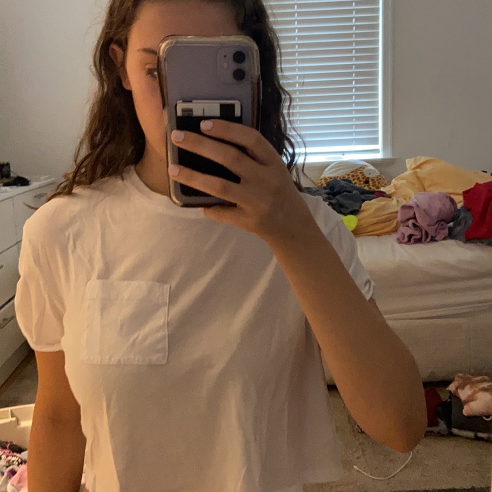 white loose fit cropped top
